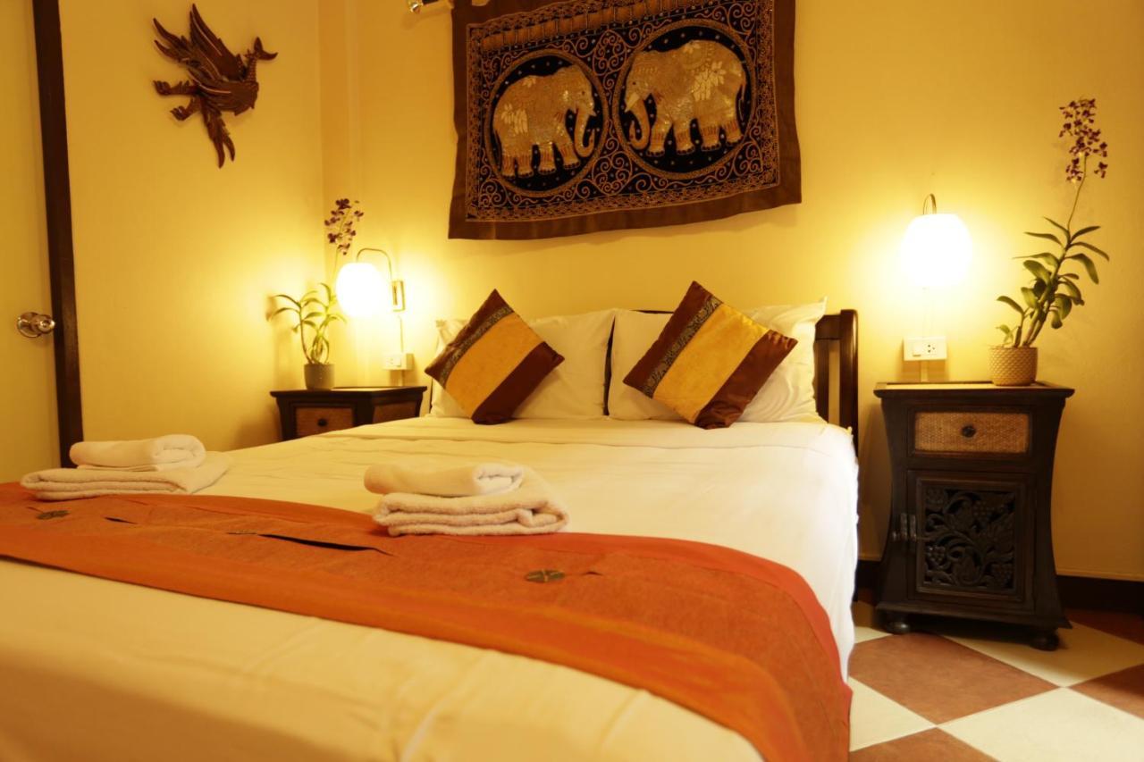Liam's Adults Only Herberg Chiang Mai